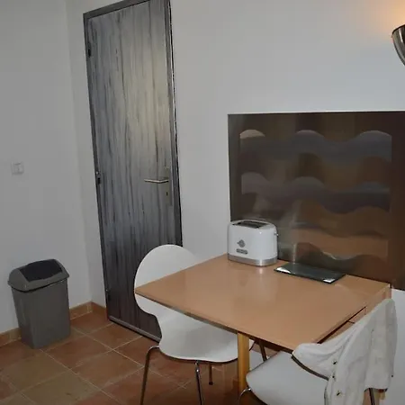 Studio Plage, Parking Gratuit Et Terrasse Privee. Saint-Mandrier-sur-Mer Exterior photo