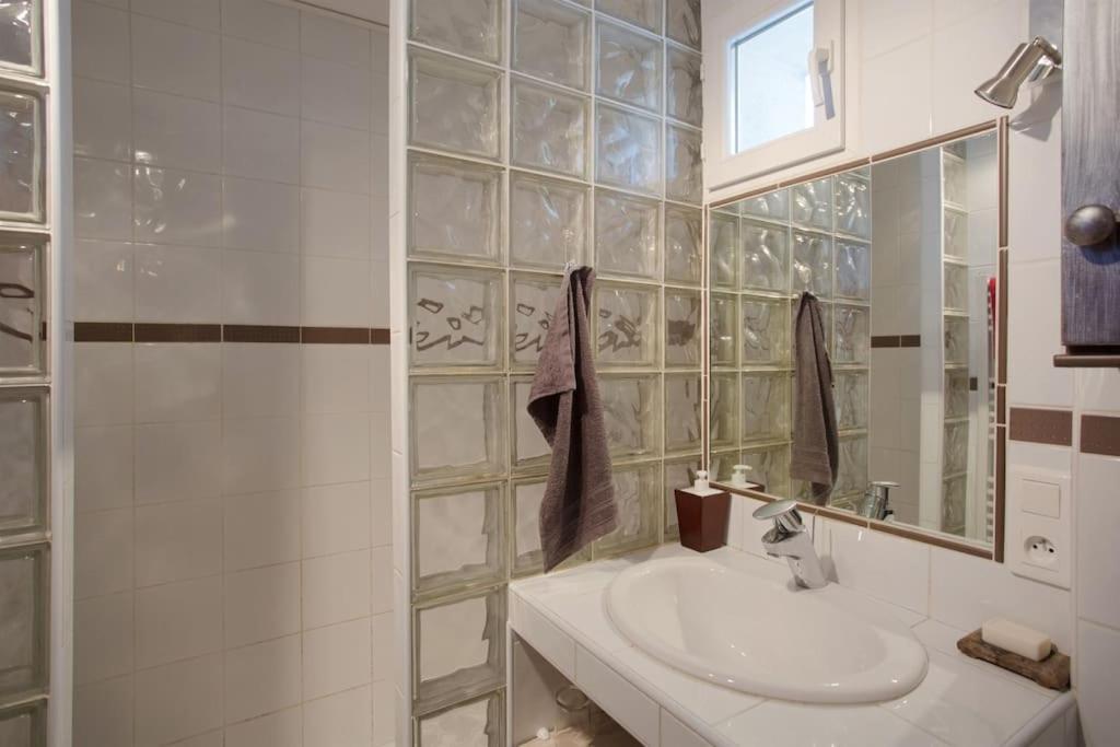 Plage, Parking Gratuit Et Terrasse Privee. Apartment *