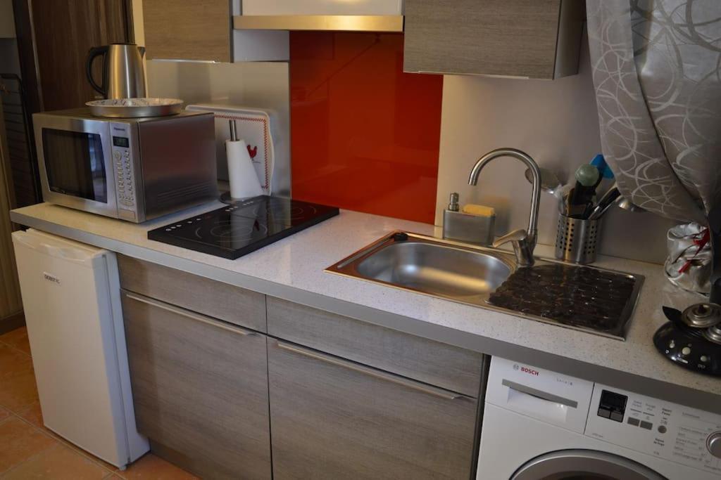Plage, Parking Gratuit Et Terrasse Privee. Appartement