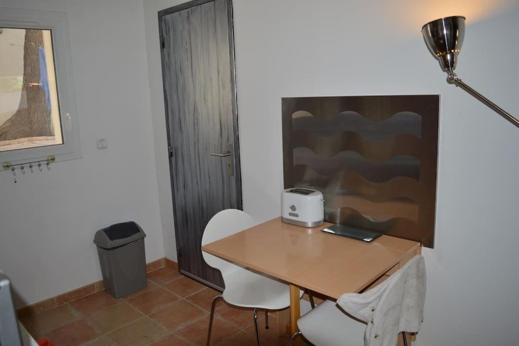 Apartment Plage, Parking Gratuit Et Terrasse Privee.
